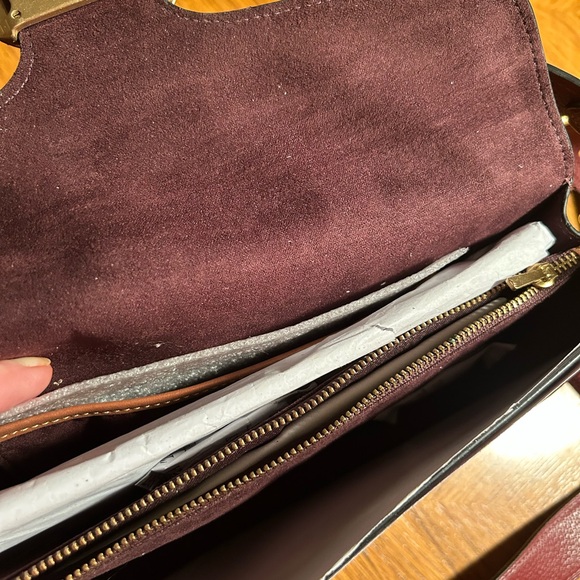 New Coach Elegant Burgundy Leather Shoulder Bag - Picture 9 of 16